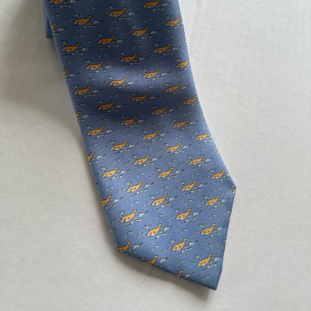 Beautiful Brooks Brothers “346” silk tie in Carolina blue and yellow